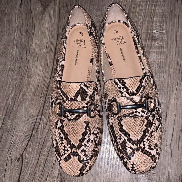 Time And Tru Slip On Shoes - Picture 7 of 14